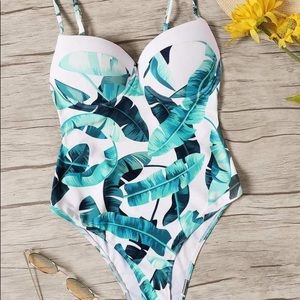NWOT One-Piece Palm Print Bustier Swimsuit Sz S